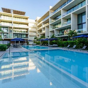 Studio Pool View